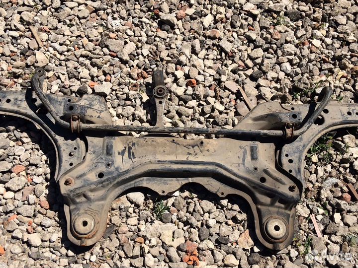 Подрамник volkswagen golf 4