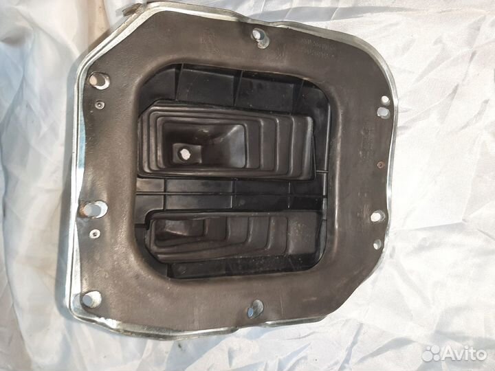 Кожух ручек кпп Террано 2 R20