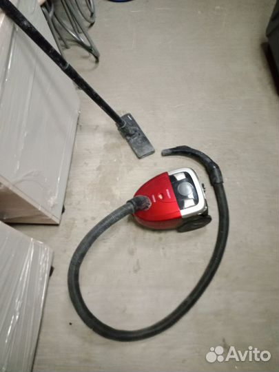 Пылесос Скарлет 1500