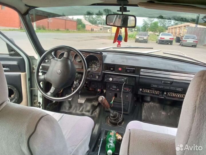 ГАЗ 24 Волга 2.4 МТ, 1988, 30 000 км