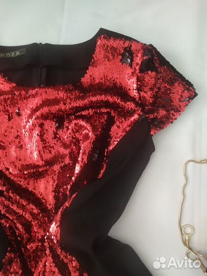 Платье с пайетками р-р 50 стрейч