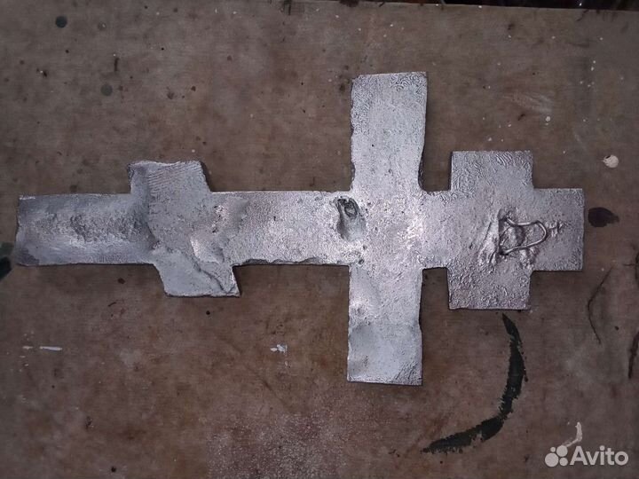 Крест свинец