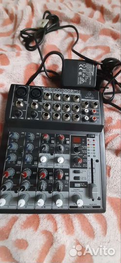 Цифровой микшерный пульт behringer