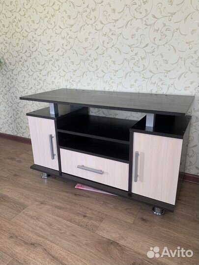 Полка для телевизора