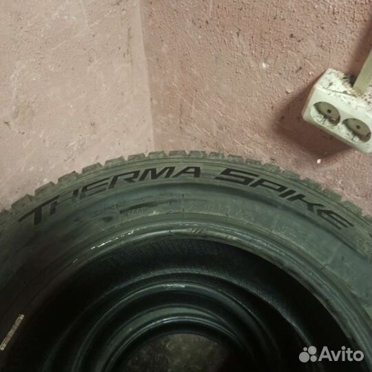 Nitto Therma Spike 235/65 R17