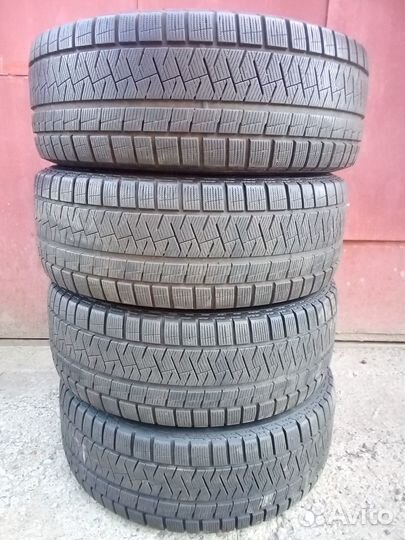 Pirelli Ice Asimmetrico 235/50 R18 92H