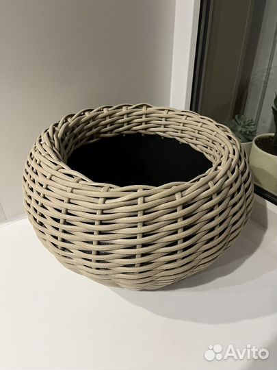 Кашпо из ротанга