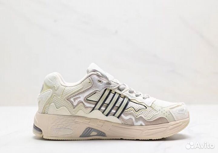 Adidas Response CL Bad Bunny