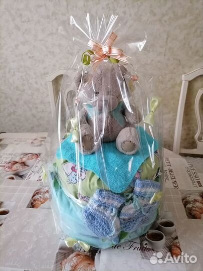 Выписка из роддома, торт из памперс