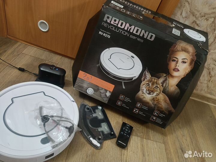 Робот пылесос redmond