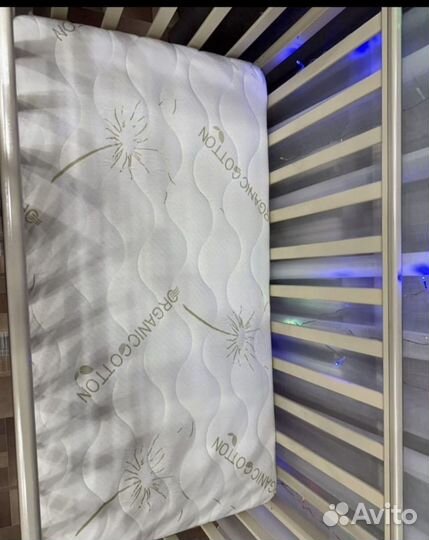 Кроватка детская с матрасом