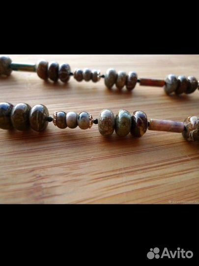 Колье из яшмы и агата