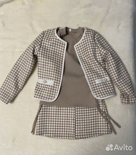 Вещи на девочку 122рост