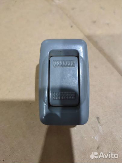 Кнопка стеклоподъёмника задняя FAW Vita