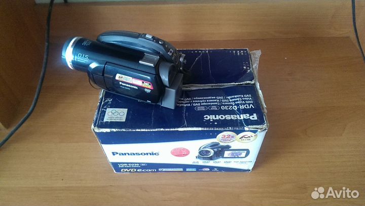 Продам видеокамеру Panasonic VDR-D230
