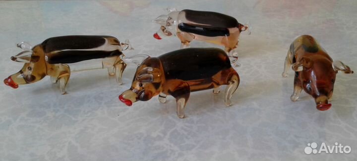 Свинья фигурка стеклянная сувенир поросенок