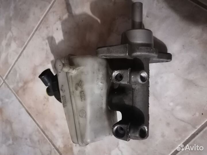 Главный Тормозной цилиндр рено Логан без абс