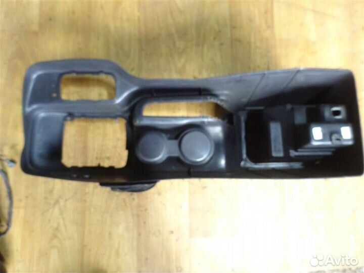 Подлокотник jeep Grand Cherokee (ZJ) 1993-1998