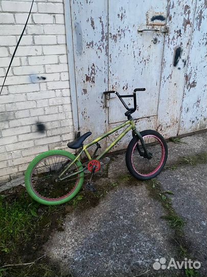 Трюковой велосипед BMX