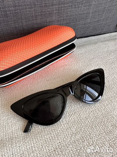 Солнечные очки женские