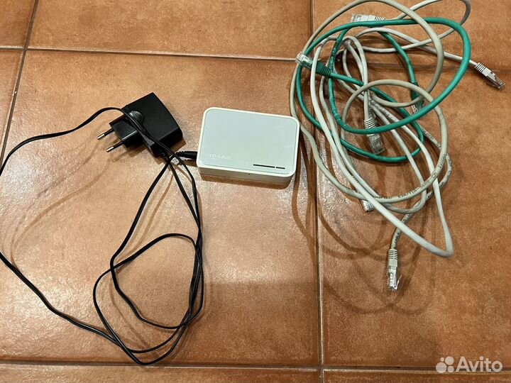 Коммутатор TP-link TL-SF1005D и WiFi роутер ZTE