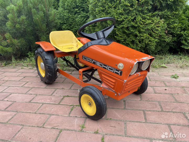 Орленок детский педальный трактор