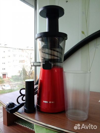 Соковыжималка шнековая redmond