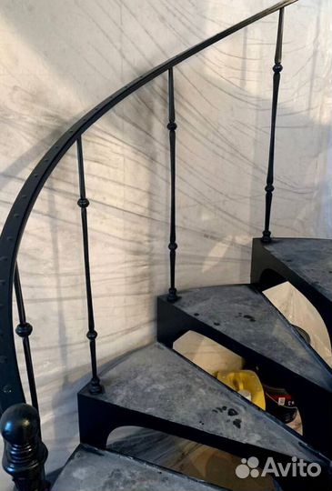 Лестница Г-образная с поворотными ступенями