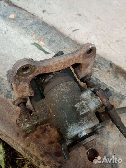 Задний левый суппорт vw golf 4