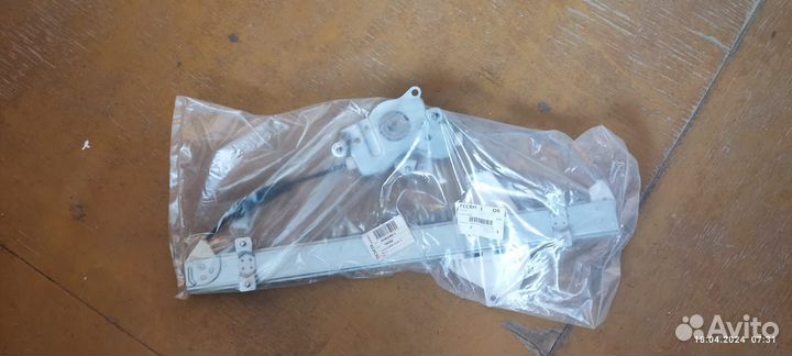 Стеклоподъемник задний левый s-5 8340338011 Hyunda