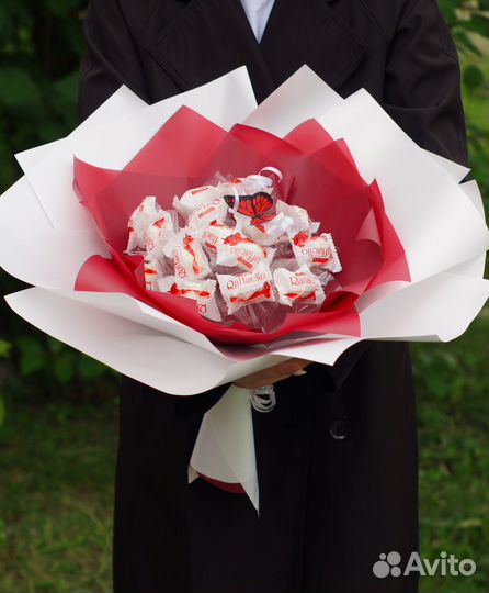 Букет из конфет с бабочками