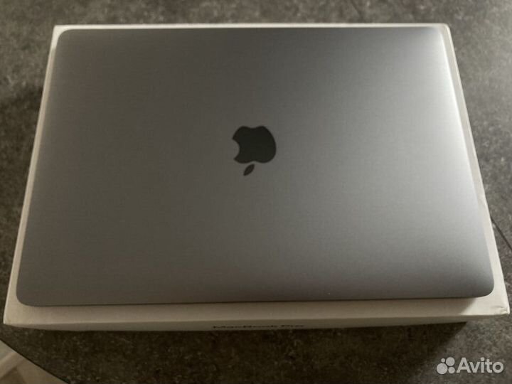 Macbook Pro 13 2019 8/128/i5 70 циклов