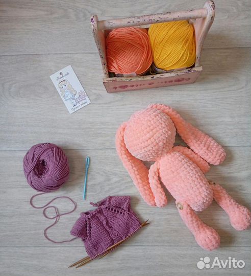 Вязаный заяц