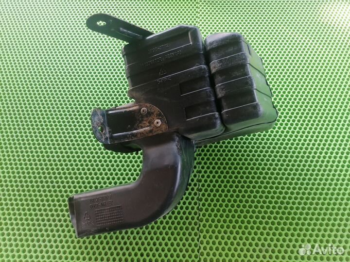 Резонатор впуска Киа Маджентис 1