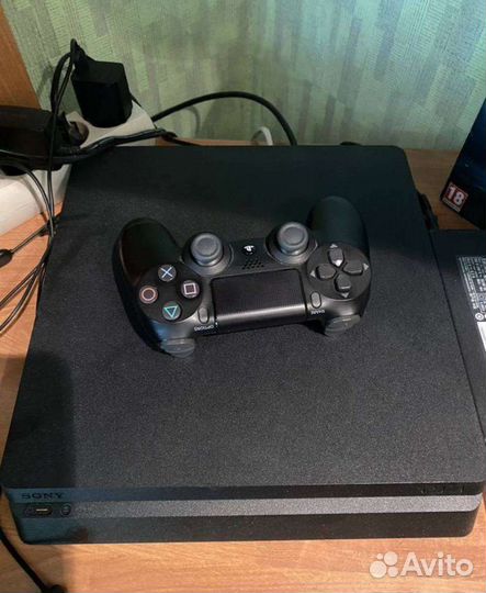 Приставка PS4 slim 1tb