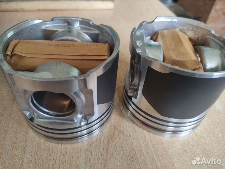 Поршни и комплект колец