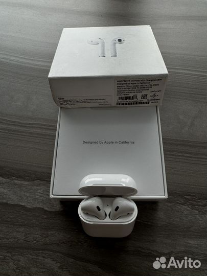 Наушники Apple Airpods 2 с кейсом