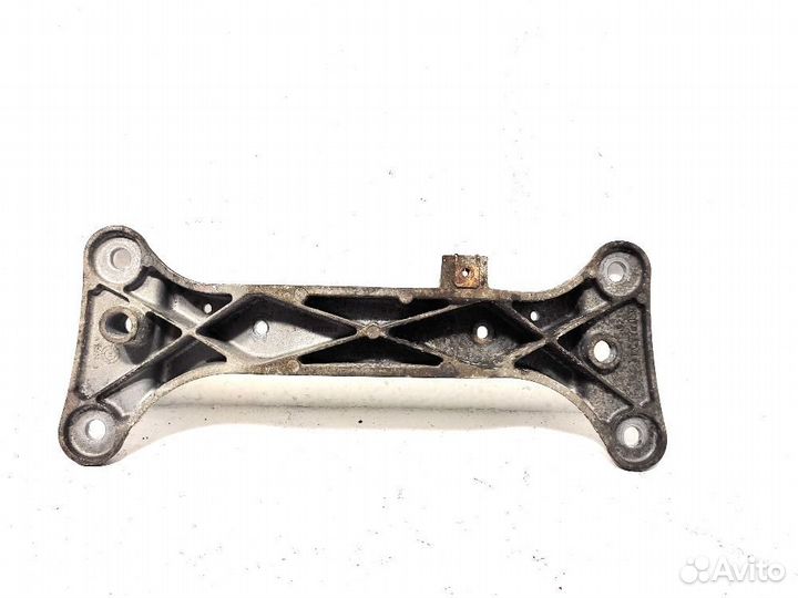 Кронштейн кпп BMW E90