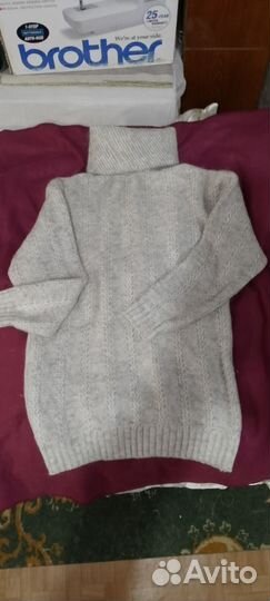 Свитер шерстяной женский