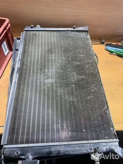 Радиатор охлаждения Skoda Octavia A5 лифтбек BSE