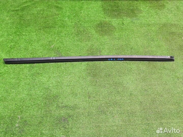 Уплотнитель стекла двери передний левый Hyundai