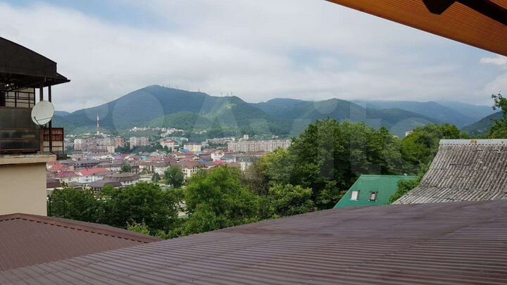 Дом 200 м² на участке 4 сот.