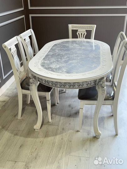 Столы и стулья