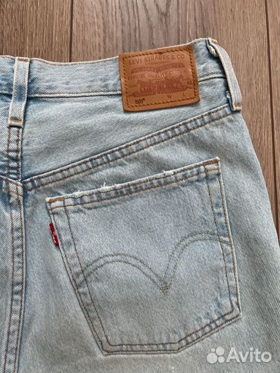 Женские джинсовые шорты42 Levi's