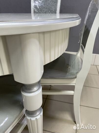 Стол кухонный