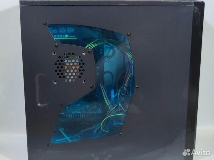 Игровой компьютер с девайсами