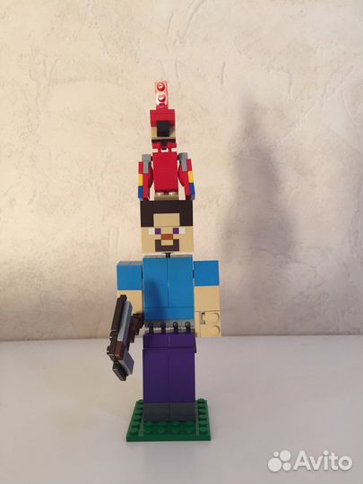 Lego «Стив с Попугаем»