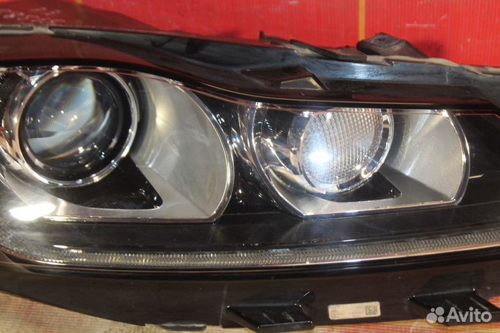 Фара правая Jaguar F-Pace