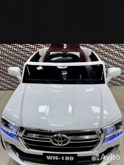 Детский электромобиль toyota land Cruise 200