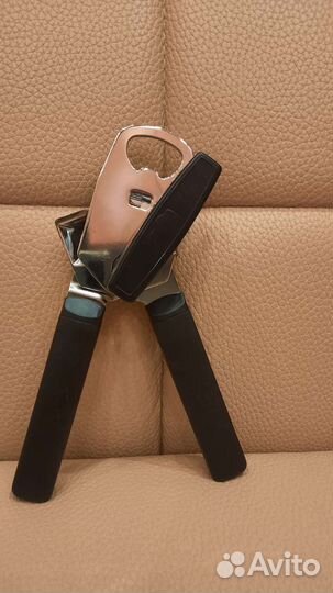 Консервный нож универсальный Wellberg